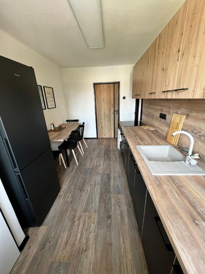 Apartman Opava S Parkovanim Ngoại thất bức ảnh