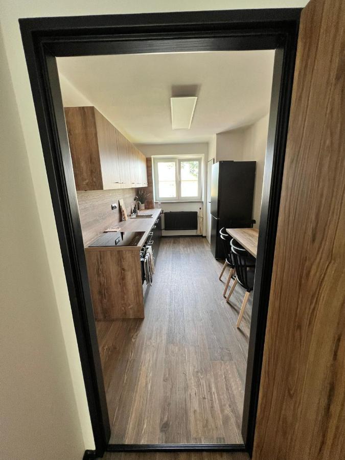 Apartman Opava S Parkovanim Ngoại thất bức ảnh